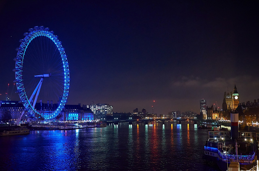 b2bcards corporate christmas eacrd ref:b2b-ecards-london-city-colours-blue-882.jpg, London,City, Colours,Blue
